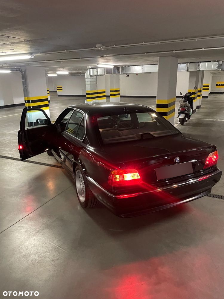 BMW Seria 7 740i - 3