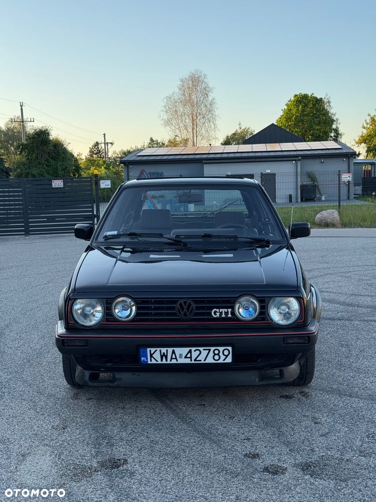 Volkswagen Golf 1.8 GT - 2