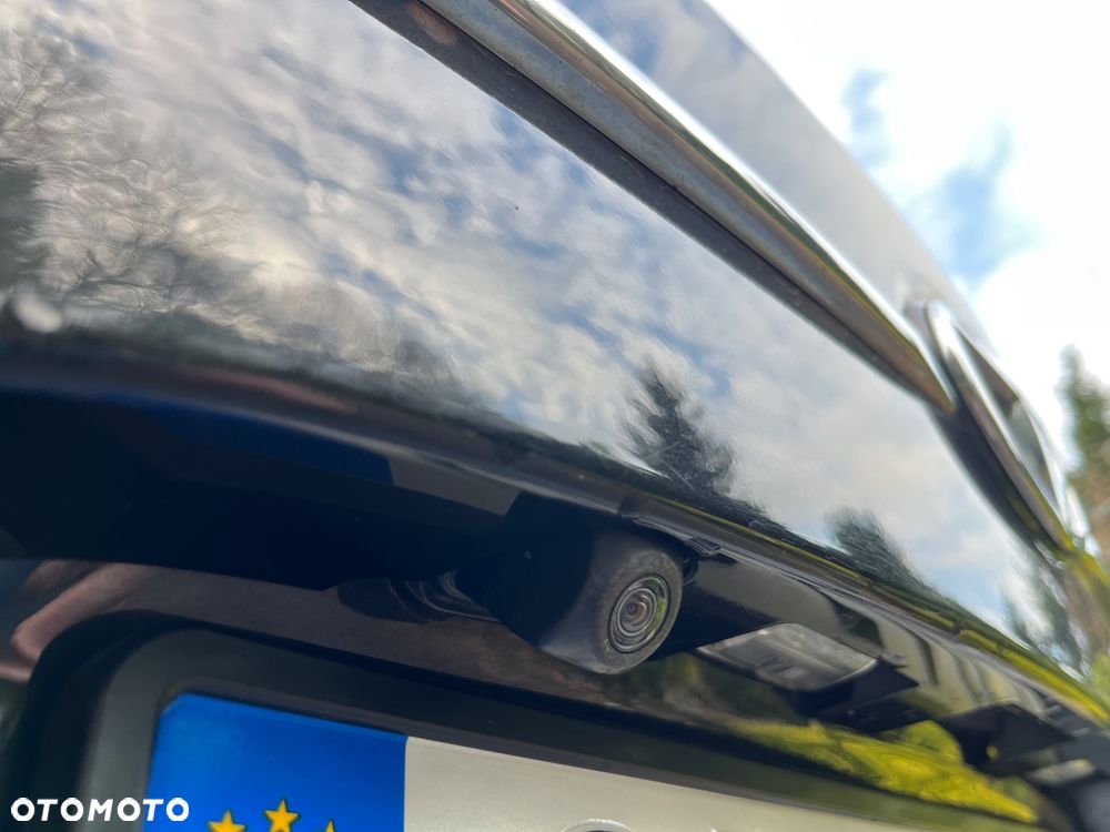 Toyota Avensis 2.0 D-4D Prestige - 32