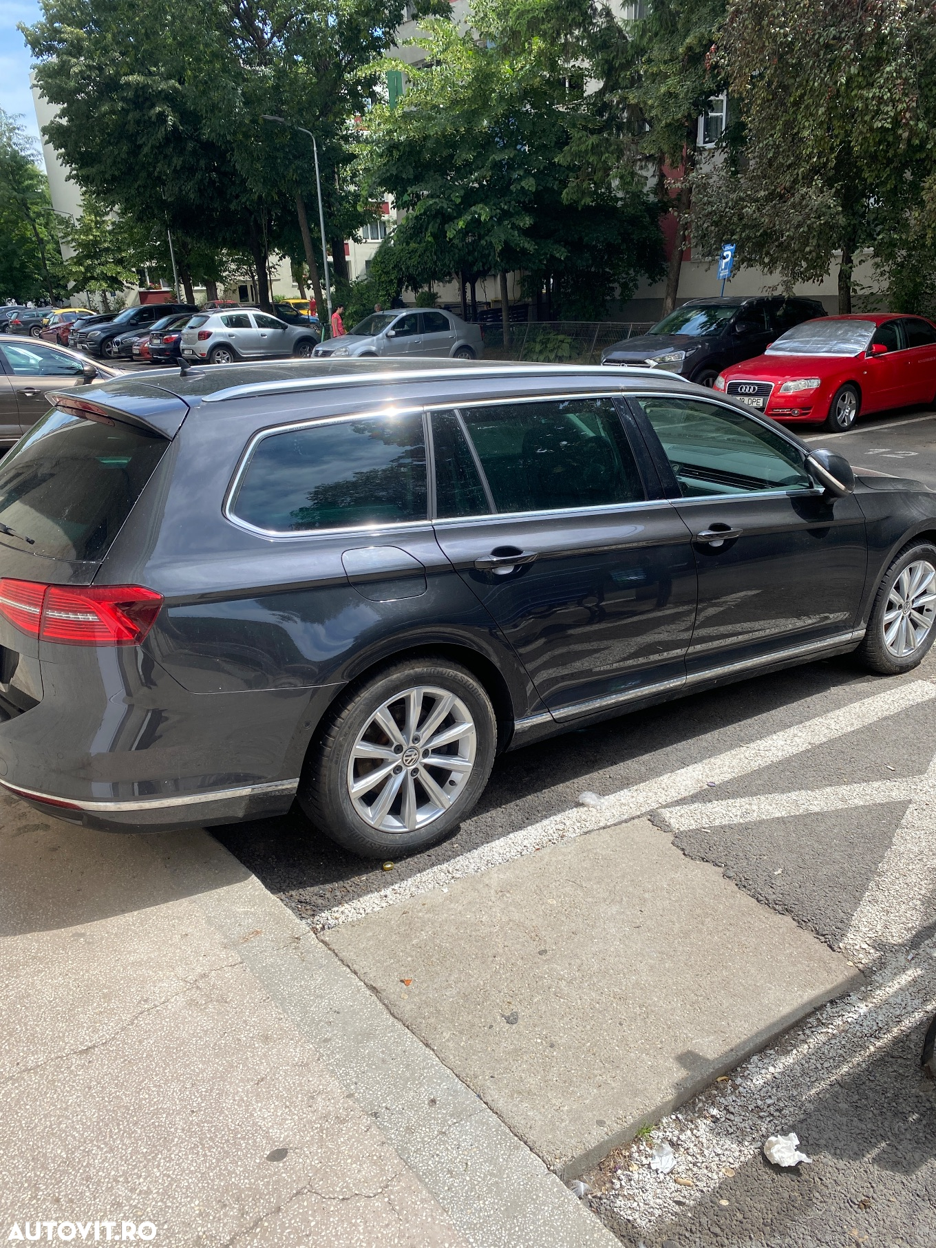 Volkswagen Passat Variant 1.6 TDI R Executive - 4
