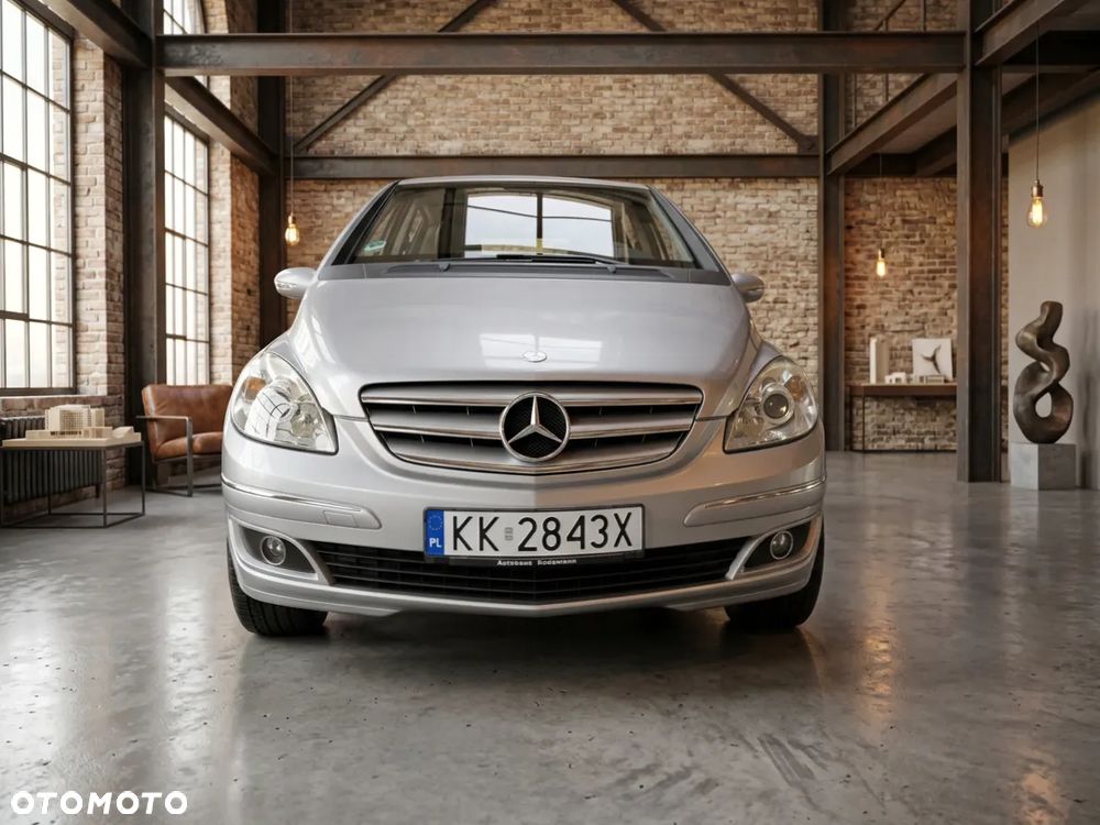 Mercedes-Benz Klasa B 180 BlueEFFICIENCY SPORT EDITION - 2