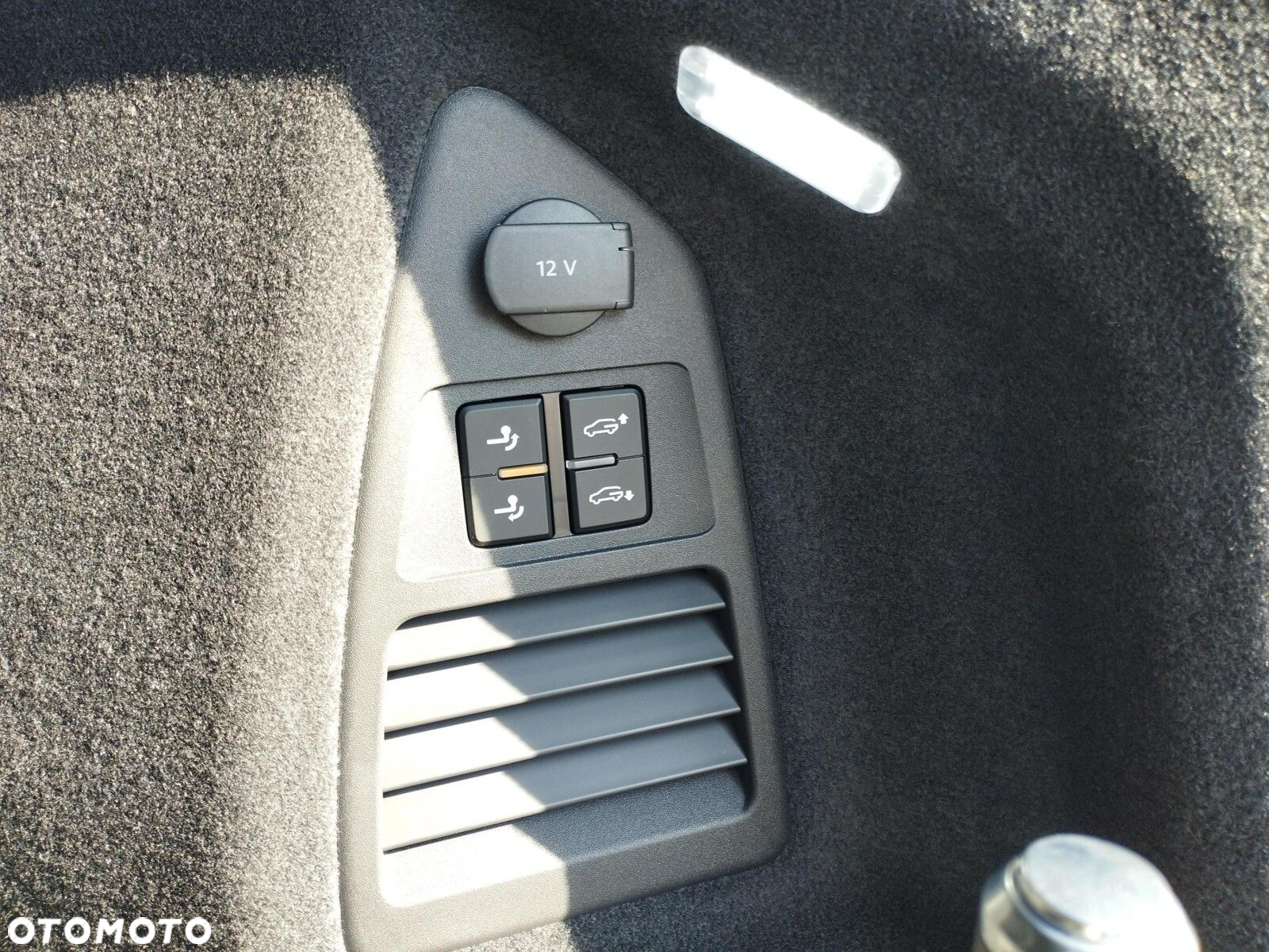 Volkswagen Touareg - 22