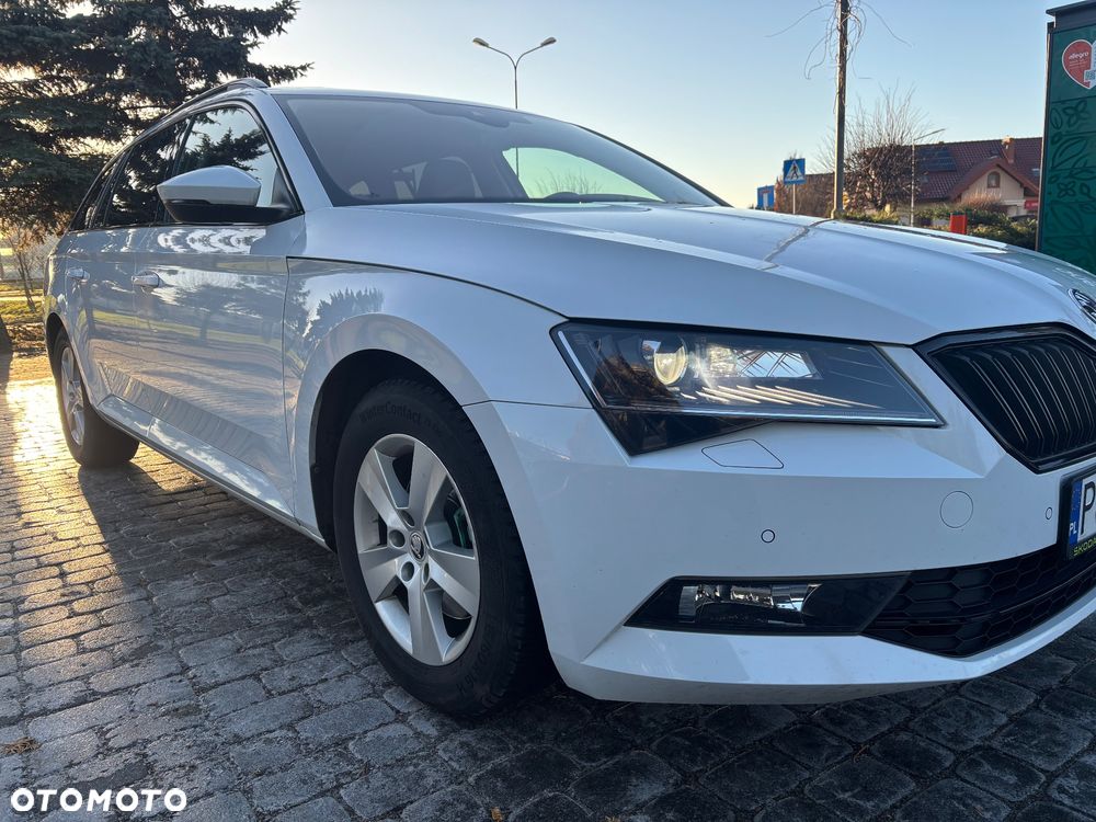 Skoda Superb 2.0 TDI DSG Style - 10