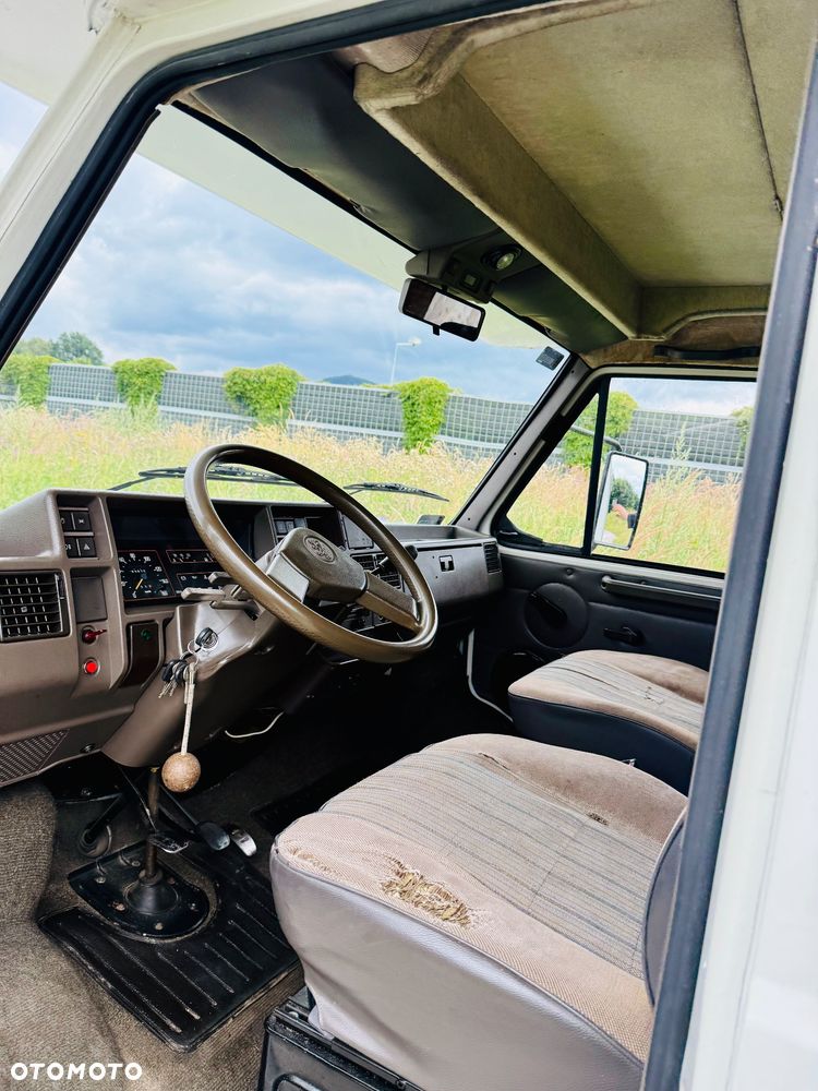 Peugeot J5 - 25
