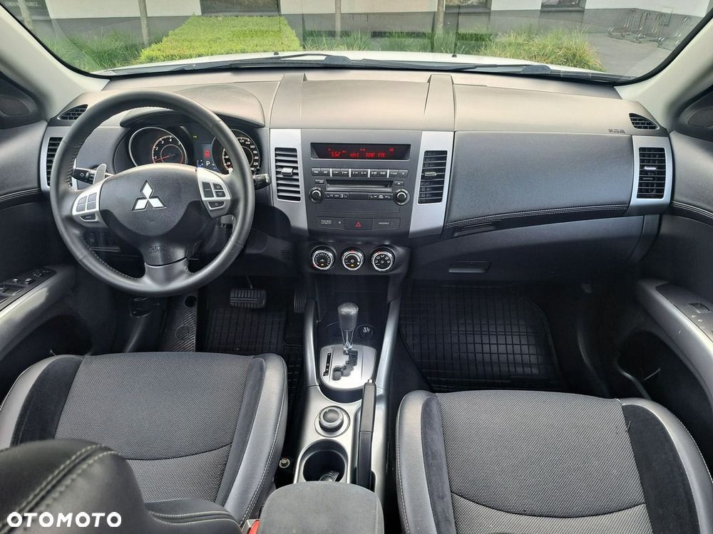 Mitsubishi Outlander - 18