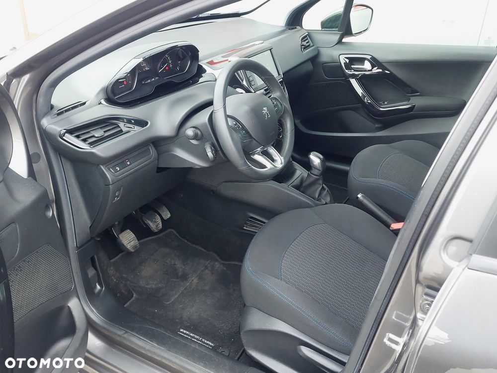 Peugeot 208 - 20