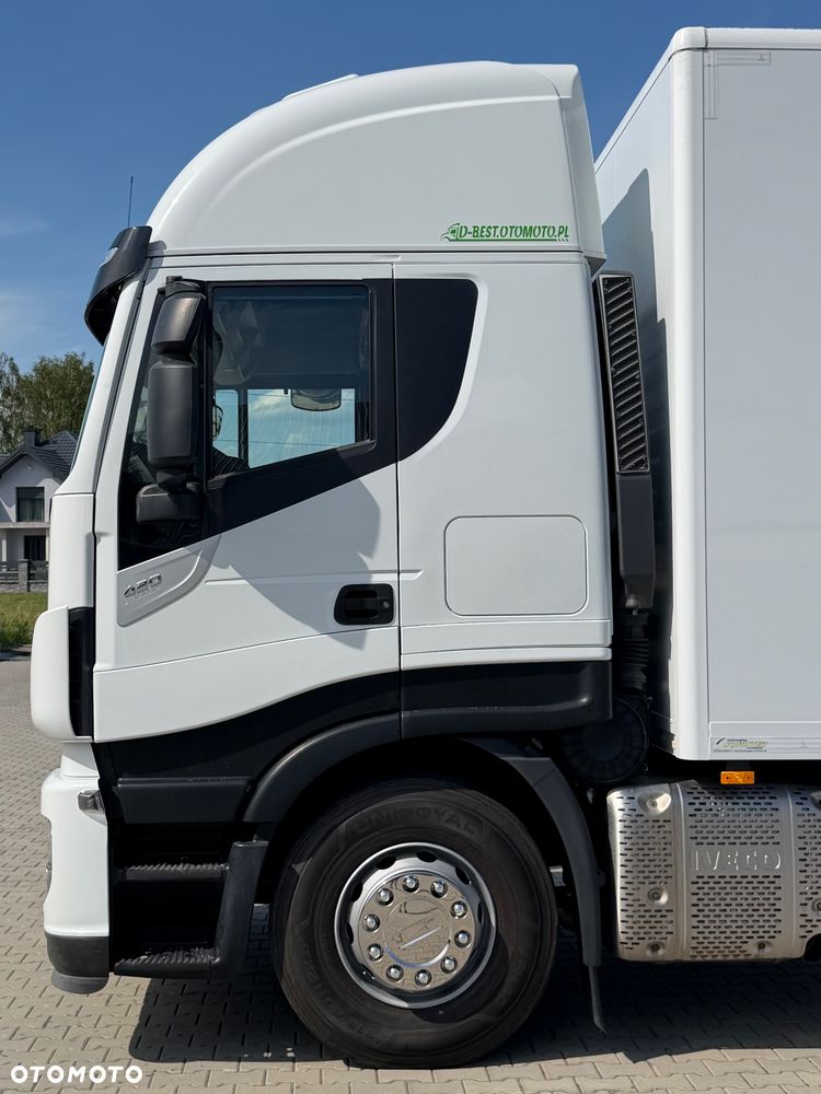 Iveco STRALIS 420 / HI-WAY / KONTENER / WINDA / 23 EUROPALETY / EURO 6 / AUTOMAT / 6x2 / OŚ SKRĘTNA / PODNOSZONA / 2019 ROK / SPROWADZONY - 9
