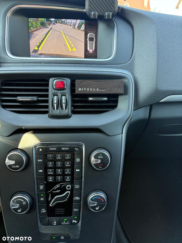 Volvo V40 T2 Drive-E Momentum - 13