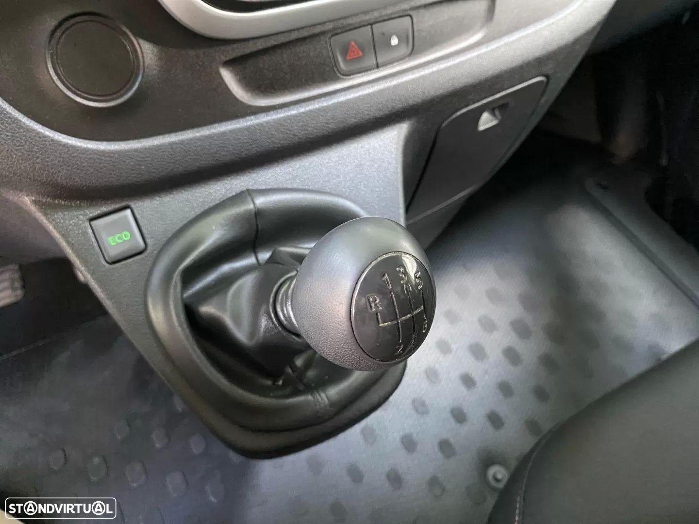 Renault Trafic 1.6 dCi L2H1 1.2T - 13