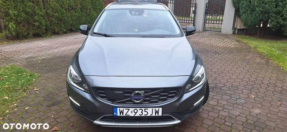 Volvo V60 Cross Country D3 Drive-E Summum - 4