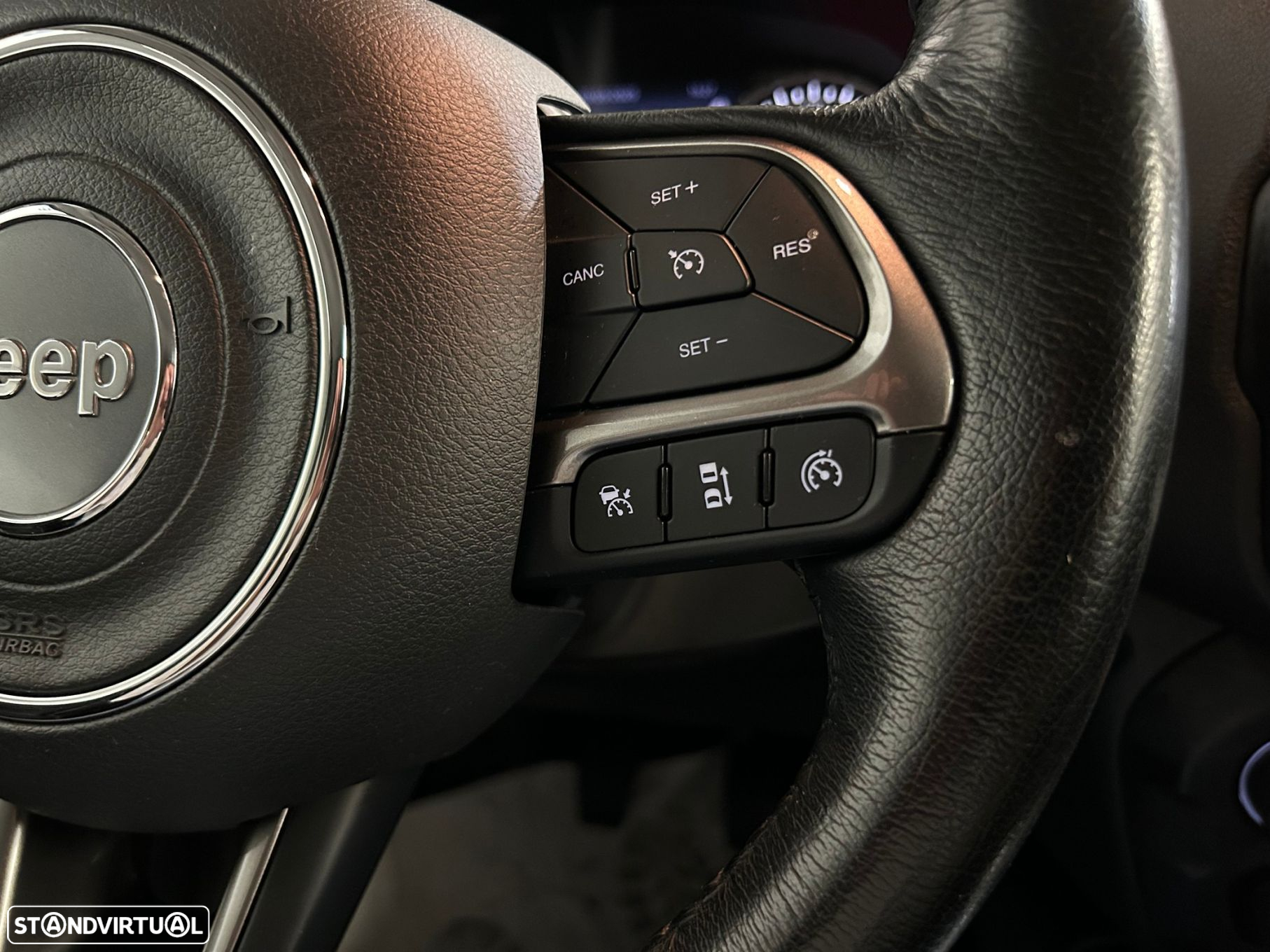 Jeep Renegade 1.0 T Limited - 35