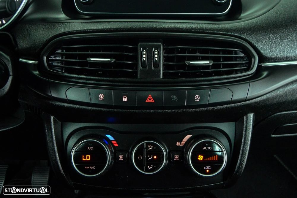 Fiat Tipo Station Wagon 1.3 M-Jet Lounge - 41