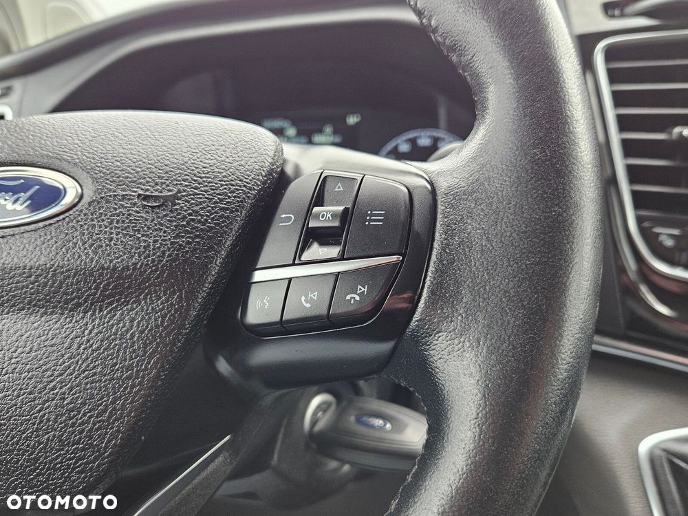 Ford Tourneo Custom - 27