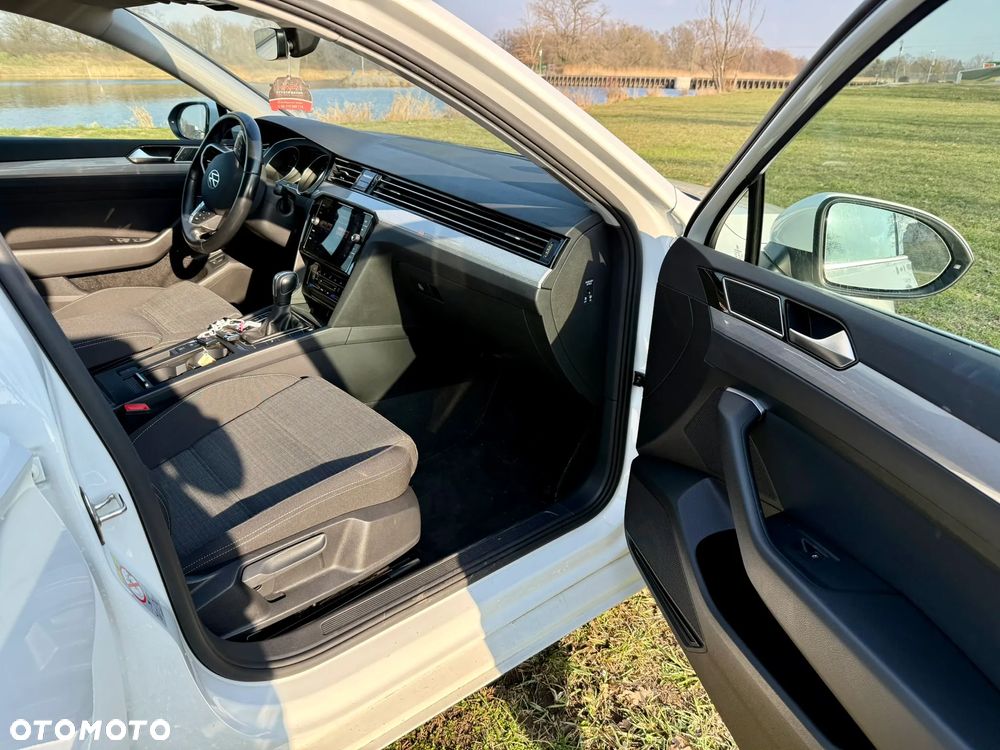 Volkswagen Passat 2.0 TDI Business DSG - 17