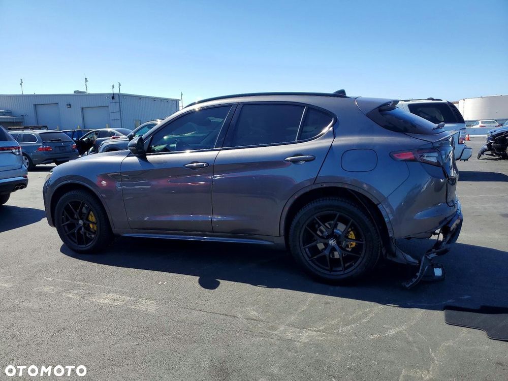 Alfa Romeo Stelvio - 3