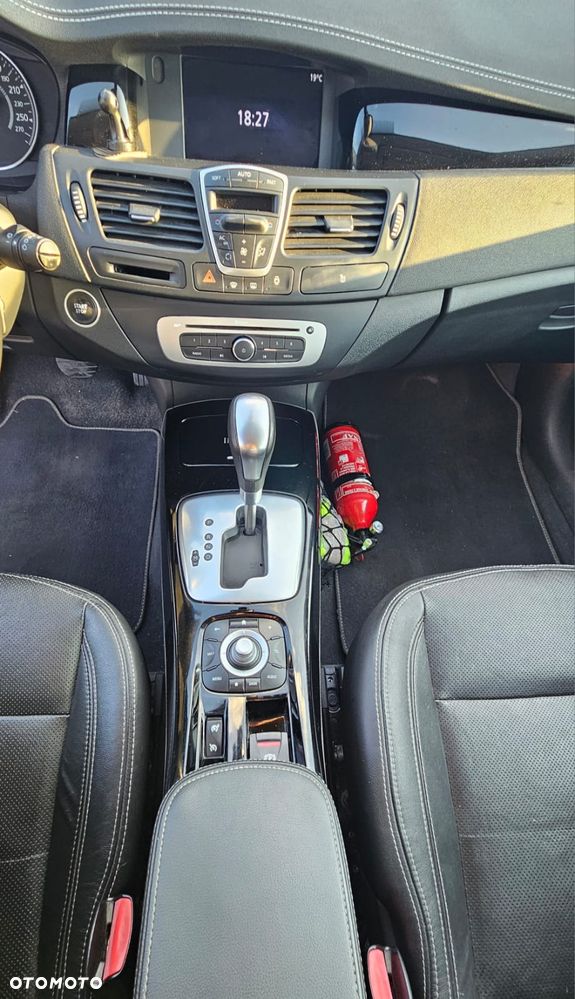 Renault Laguna dCi 110 FAP EDC Paris - 10