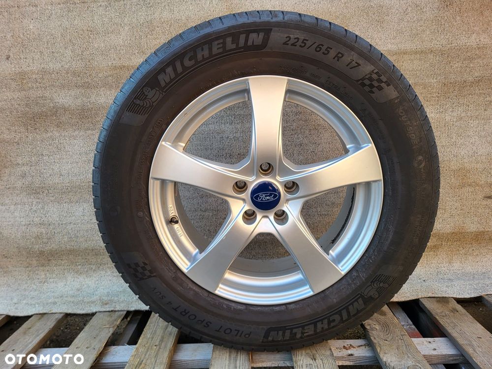 [K377] Koła zimowe 17 Cali 5x108 Michelin 225/65/17 FORD Kuga 5mm 23r