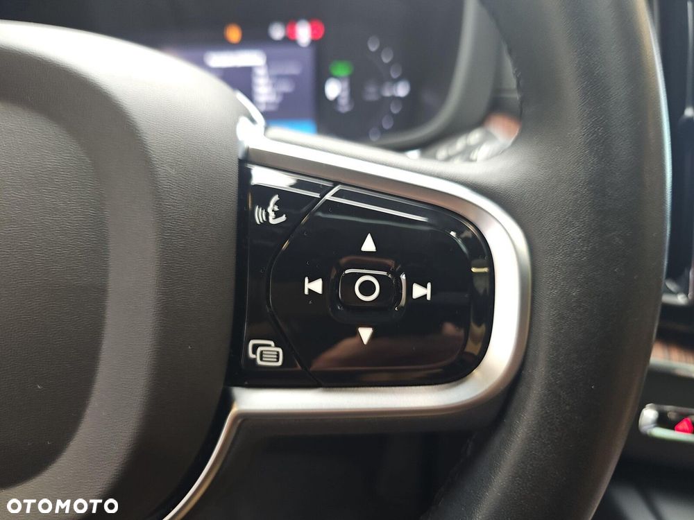 Volvo XC 60 T8 Plug-In Hybrid AWD Ultimate Bright - 19