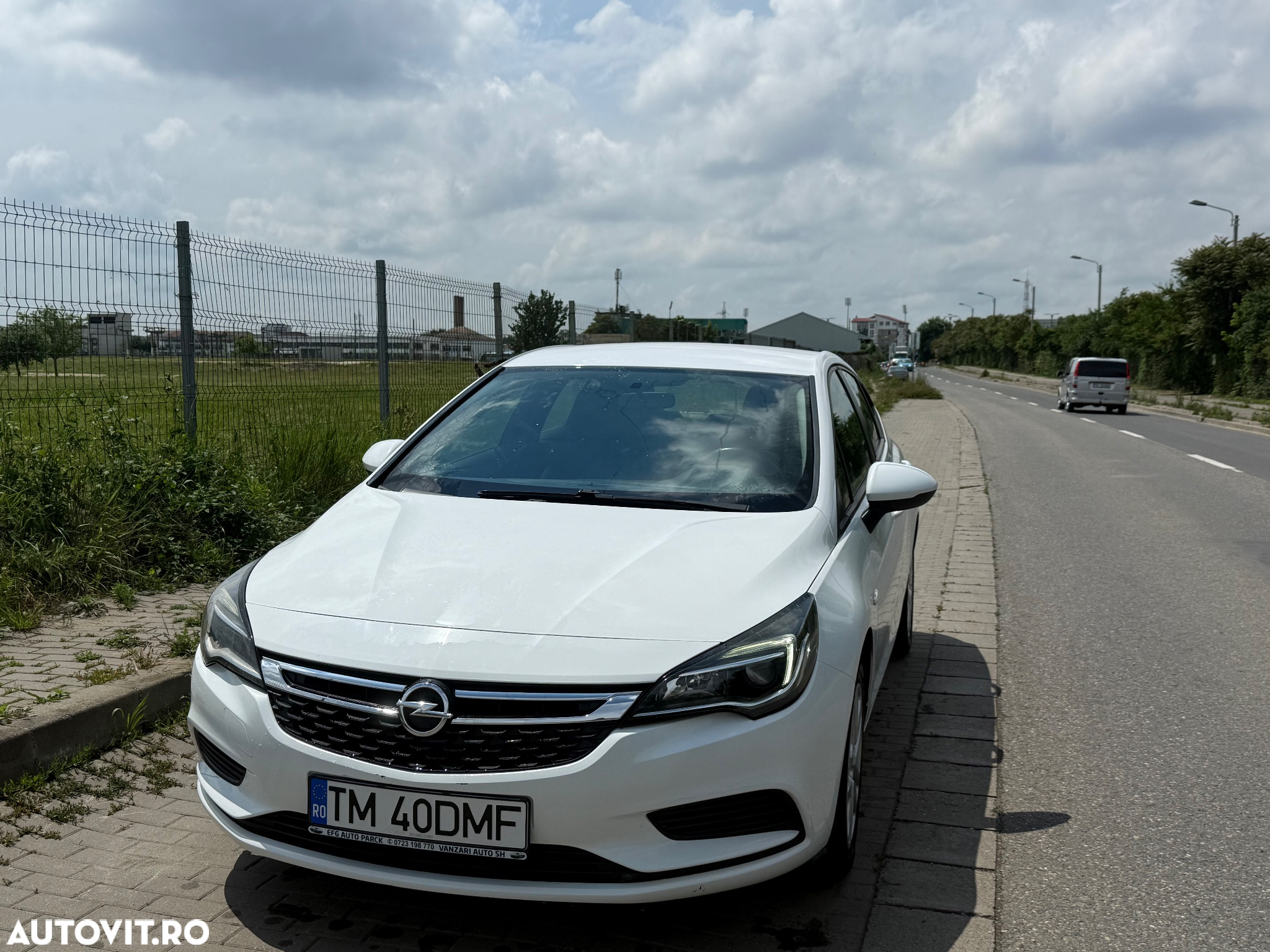Opel Astra 1.6 CDTI ECOTEC Dynamic - 2
