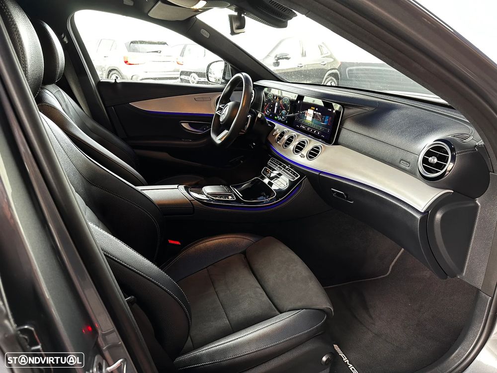 Mercedes-Benz E 300 de AMG Line - 53