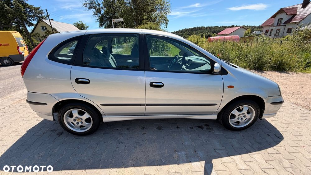 Nissan Almera Tino - 23