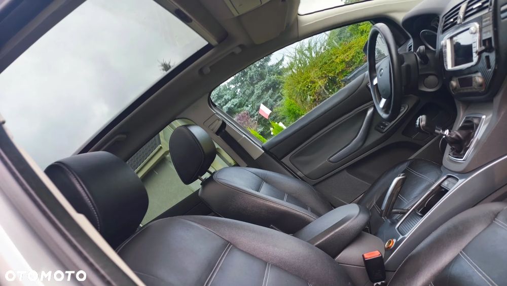 Ford Kuga 2.0 TDCi 4x4 Titanium - 36