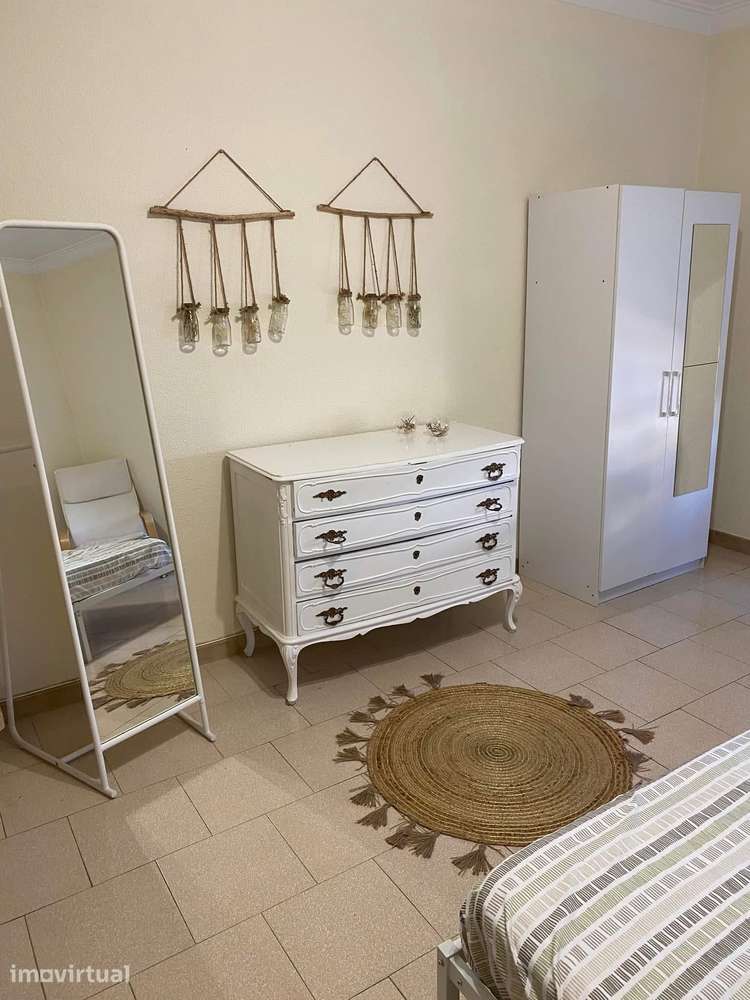 Arrenda-se Quarto casa partilhada apenas mulheres - Grande imagem: 4/5