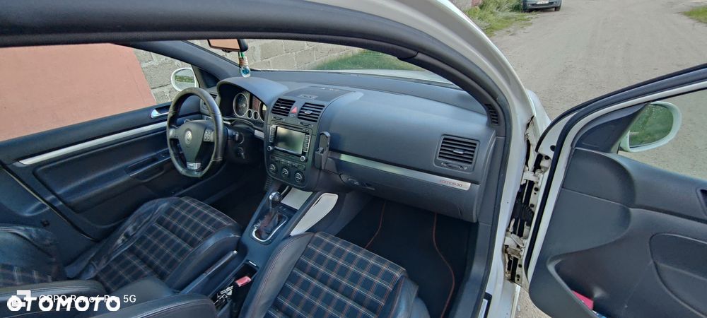Volkswagen Golf - 9