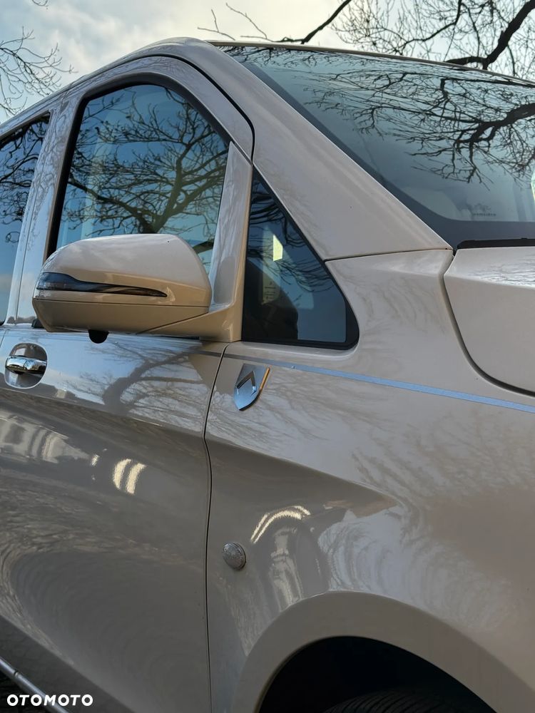 Mercedes-Benz Klasa V - 10