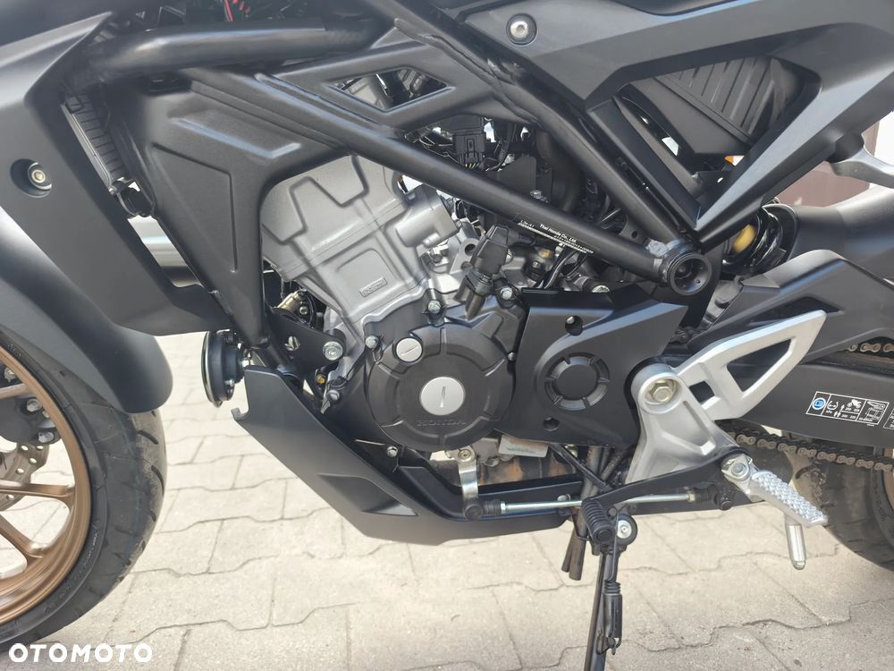 Honda CB - 11