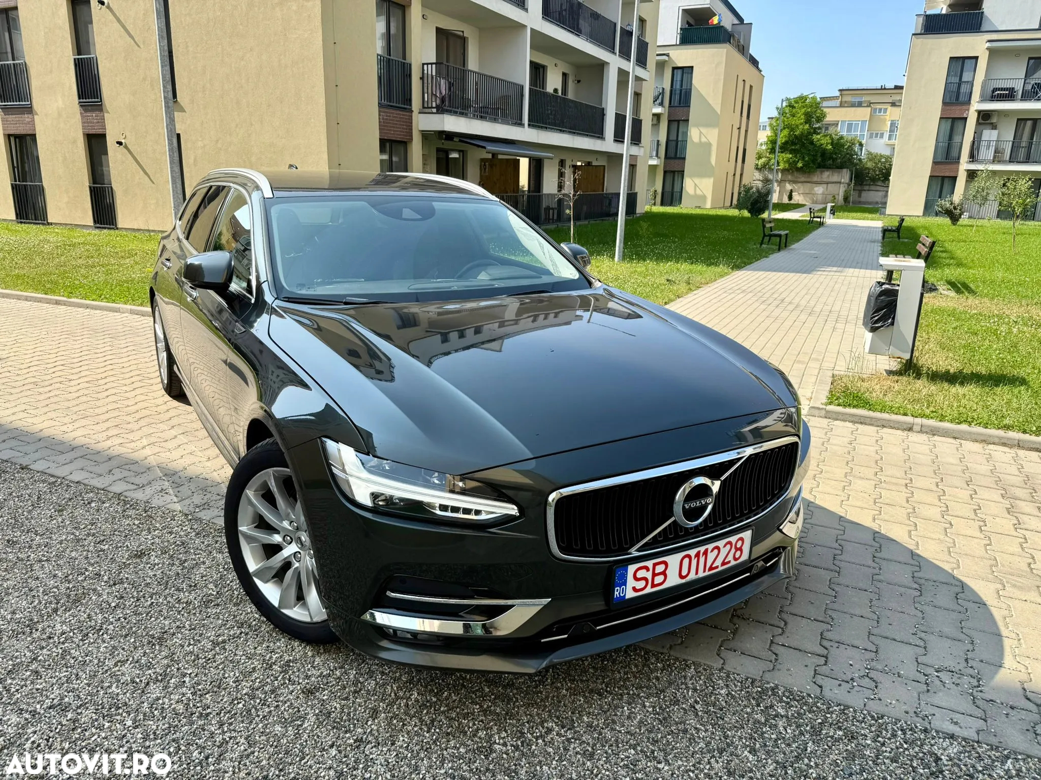Volvo V90 D3 Geartronic Momentum Pro - 2