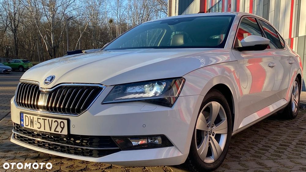 Skoda Superb 2.0 TDI L&K DSG - 1
