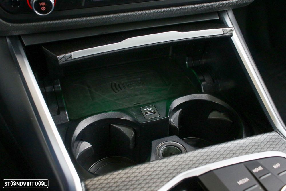 BMW 330 e Pack Desportivo M Auto - 44