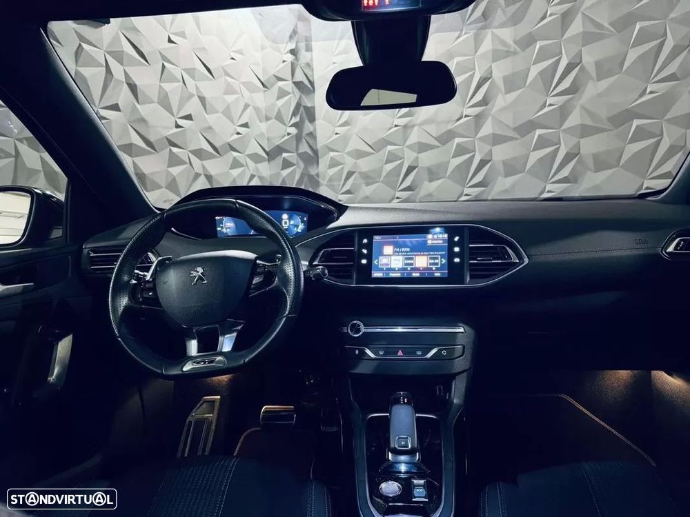 Peugeot 308 1.5 BlueHDi GT EAT8 - 18