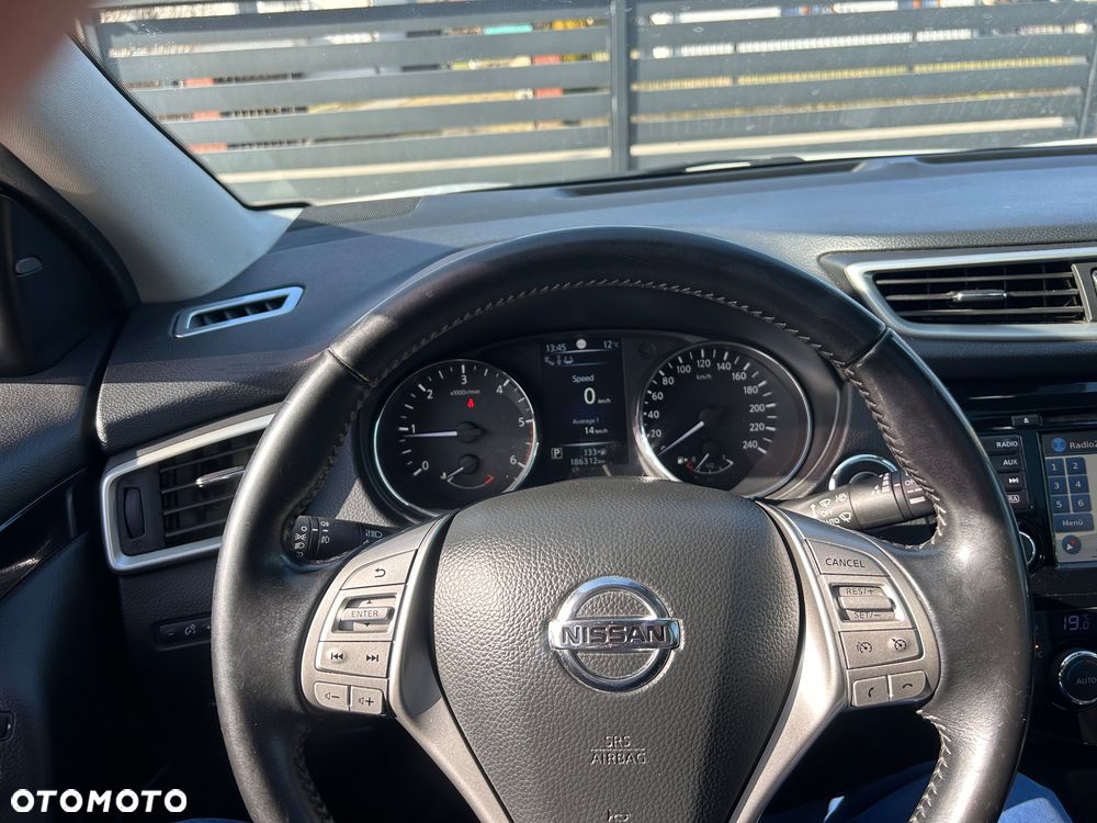 Nissan Qashqai 1.6 DCi Xtronic TEKNA - 33