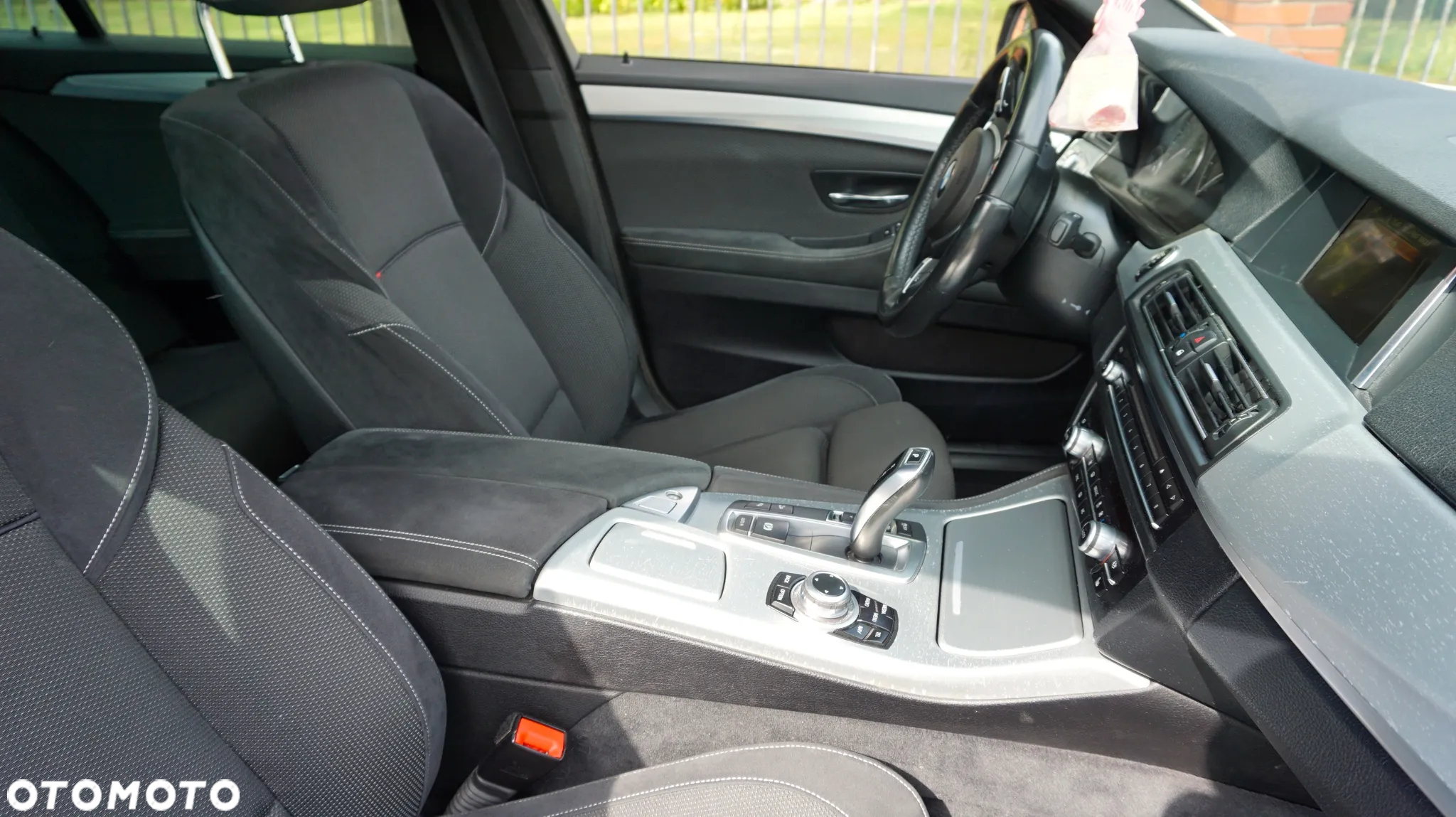BMW Seria 5 525d xDrive Touring - 38