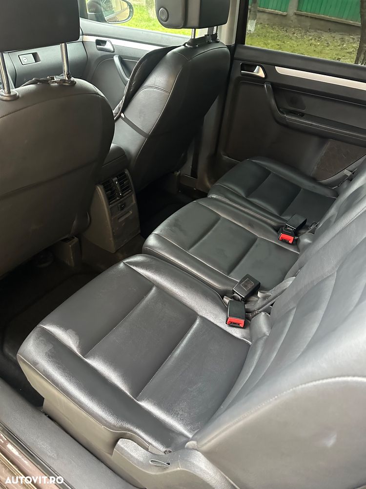 Volkswagen Touran - 9