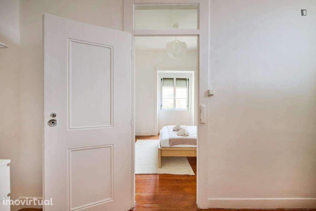 Quarto - localizado em São Bento Lisbon - Grande imagem: 4/29