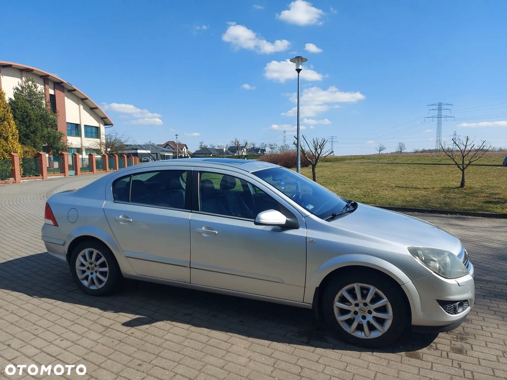 Opel Astra 1.3 CDTI Cosmo - 8