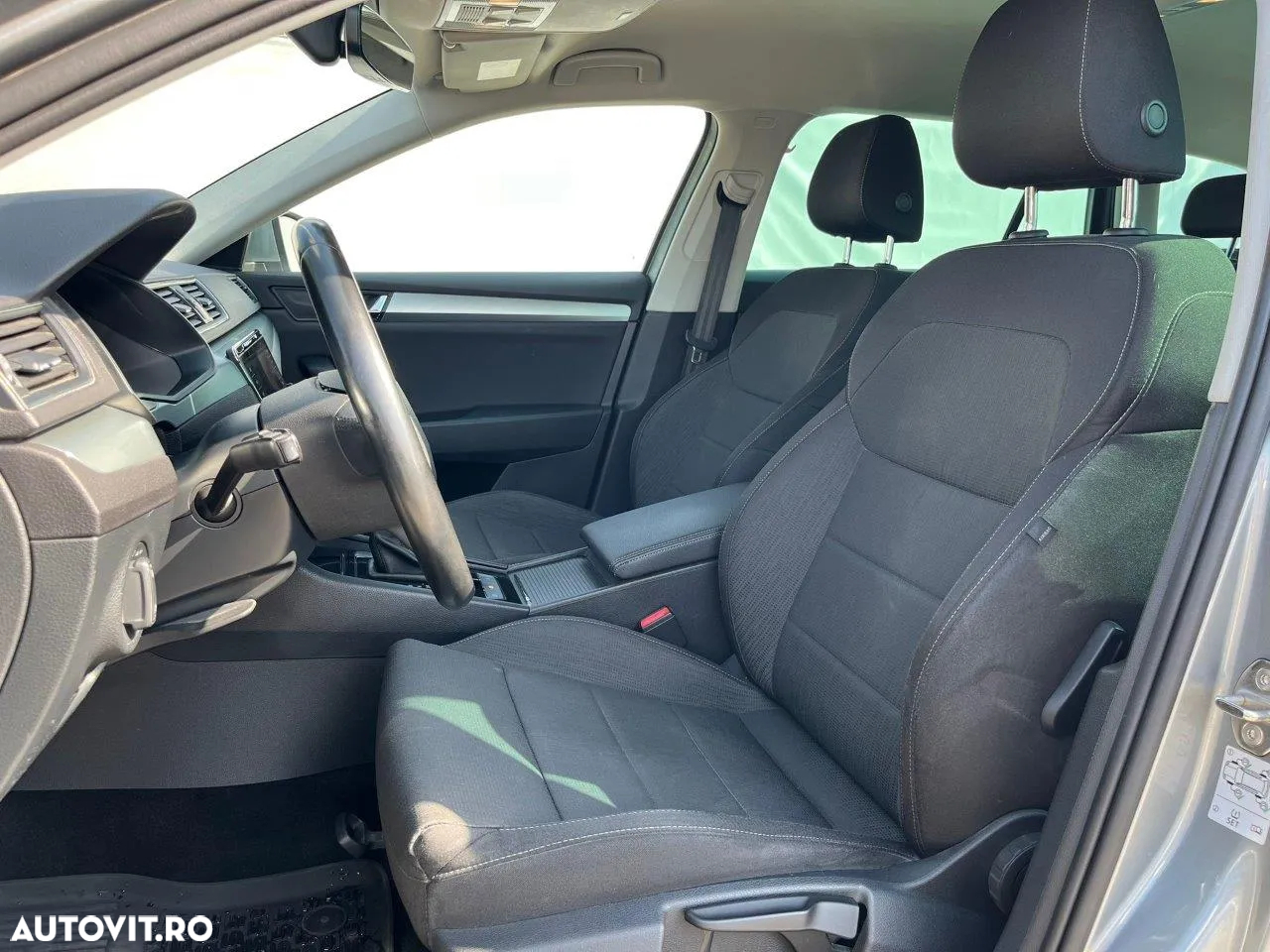 Skoda Superb 2.0 TDI DSG Ambition - 6