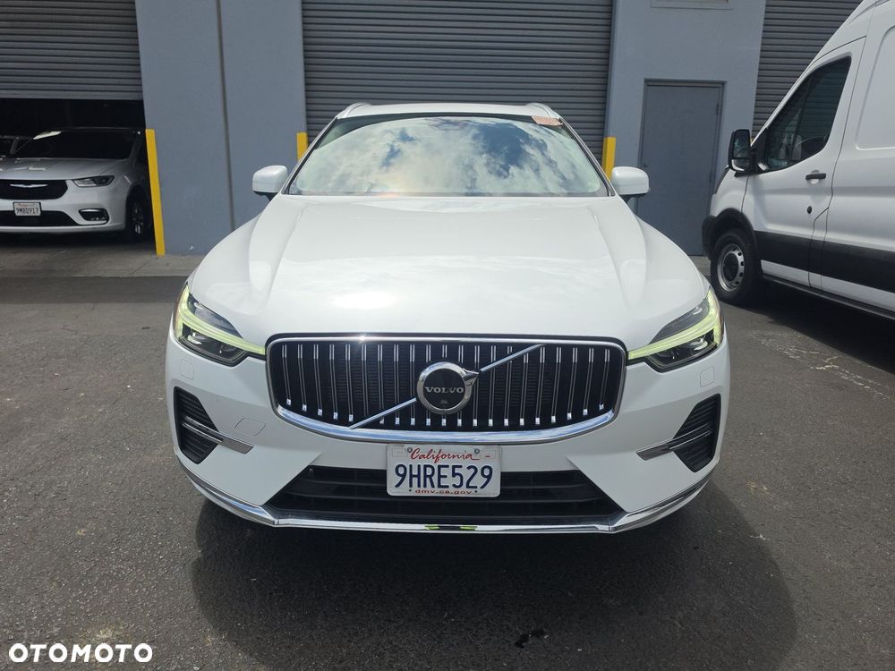 Volvo XC 60 B5 B AWD Plus Bright - 3