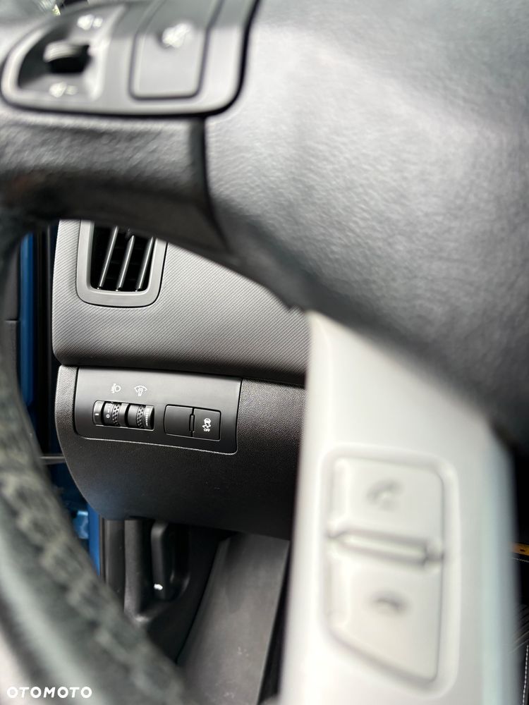Kia Ceed - 32