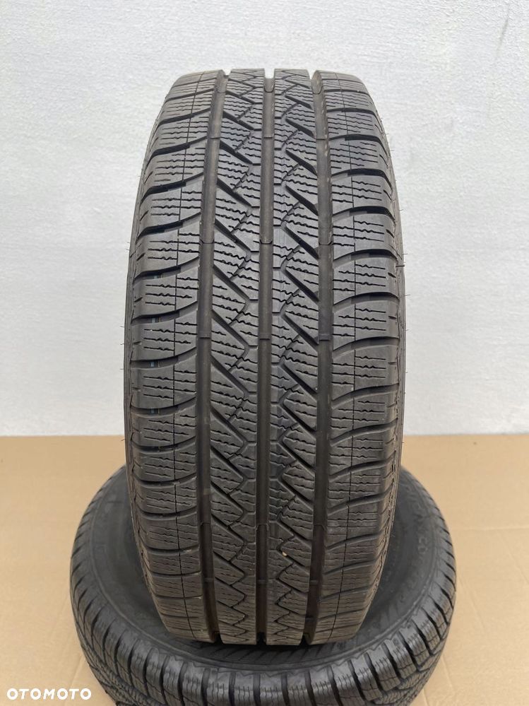215/65/15C 104/102T GOODYEAR VECTOR4SEASONS CARGO