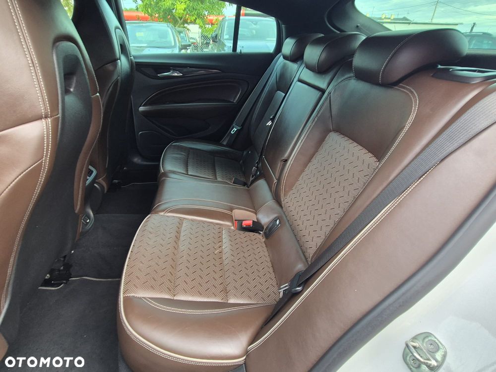 Opel Insignia Sport2.0 Direct InjTurbo 4x4 GSI - 41