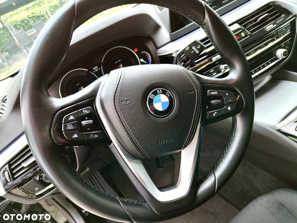 BMW Seria 5 520d Touring - 9
