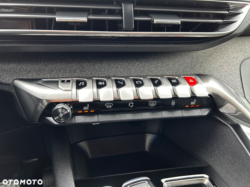 Peugeot 3008 225 e-EAT8 Allure Pack - 31