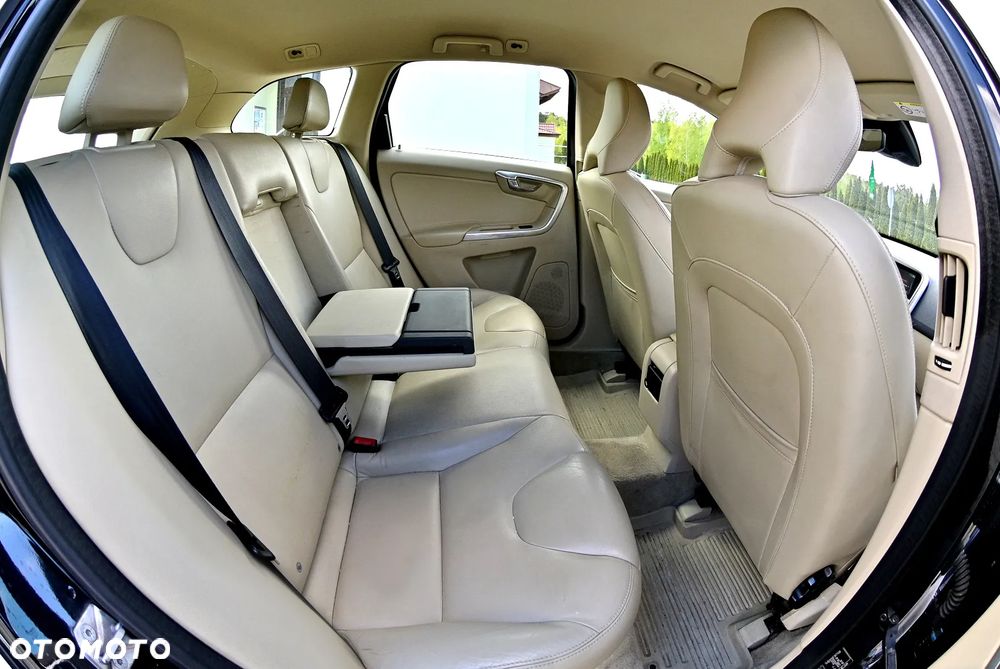 Volvo XC 60 D4 AWD Summum - 17