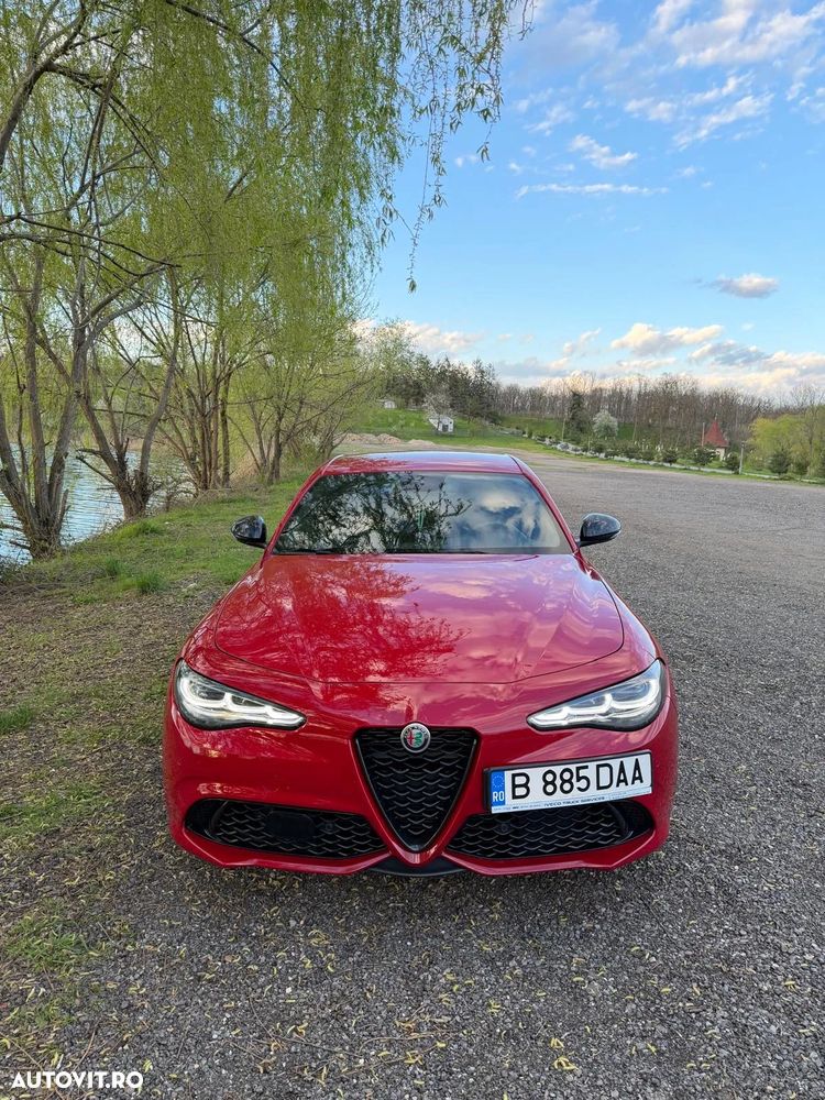 Alfa Romeo Giulia 2.0 Turbo 16V AT8-Q4 Competizione - 2