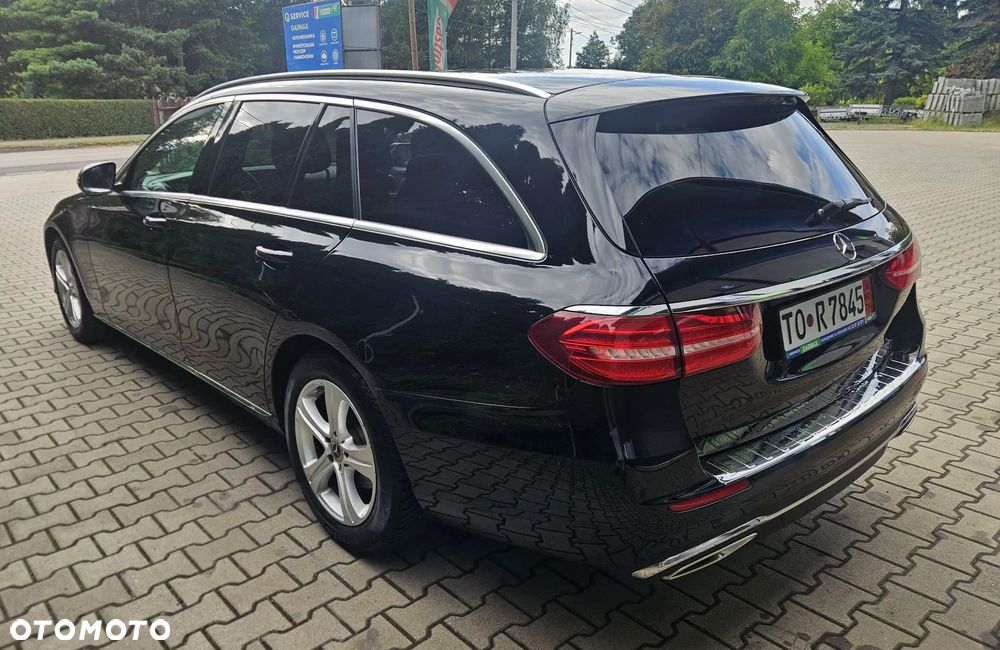 Mercedes-Benz Klasa E 200 4-Matic 9G-TRONIC - 25