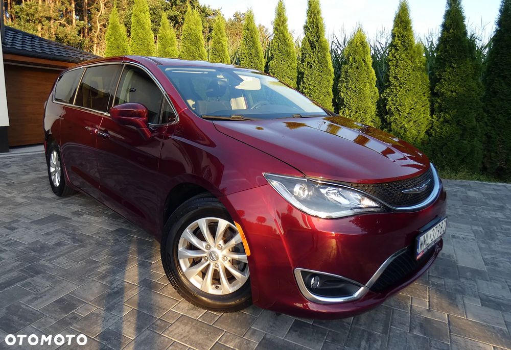 Chrysler Pacifica - 26